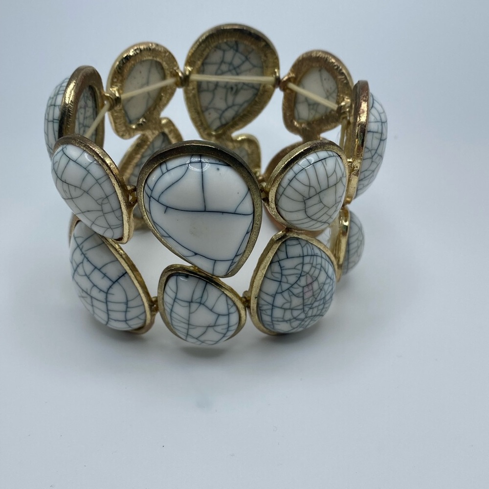 GoldTone & Faux Howlite Stretch Statement Bracelet Boho Southwestern Vibe